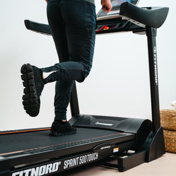 FitNord Sprint 500 Touch Juoksumatto *VOITELUVAPAA* (VUODEN LISÄTAKUU JA SYKEVYÖ KAUPAN PÄÄLLE — arvo 299,80 €) 5