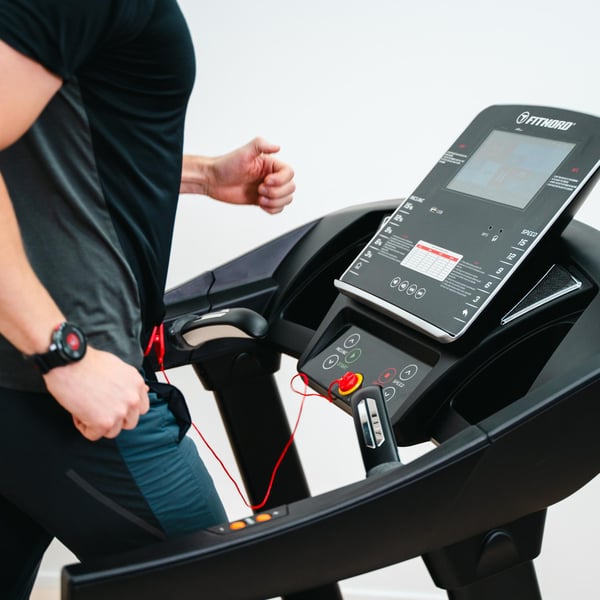 FitNord Sprint 500 Touch Juoksumatto *VOITELUVAPAA* (VUODEN LISÄTAKUU JA SYKEVYÖ KAUPAN PÄÄLLE — arvo 299,80 €) 6