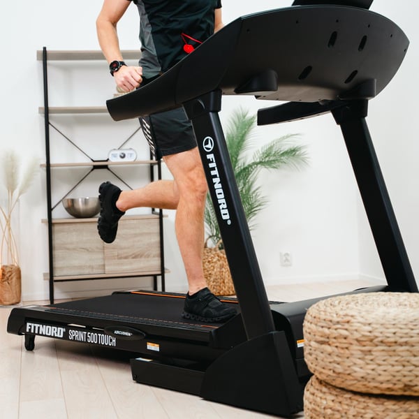 FitNord Sprint 500 Touch Juoksumatto *VOITELUVAPAA* (VUODEN LISÄTAKUU JA SYKEVYÖ KAUPAN PÄÄLLE — arvo 299,80 €) 9